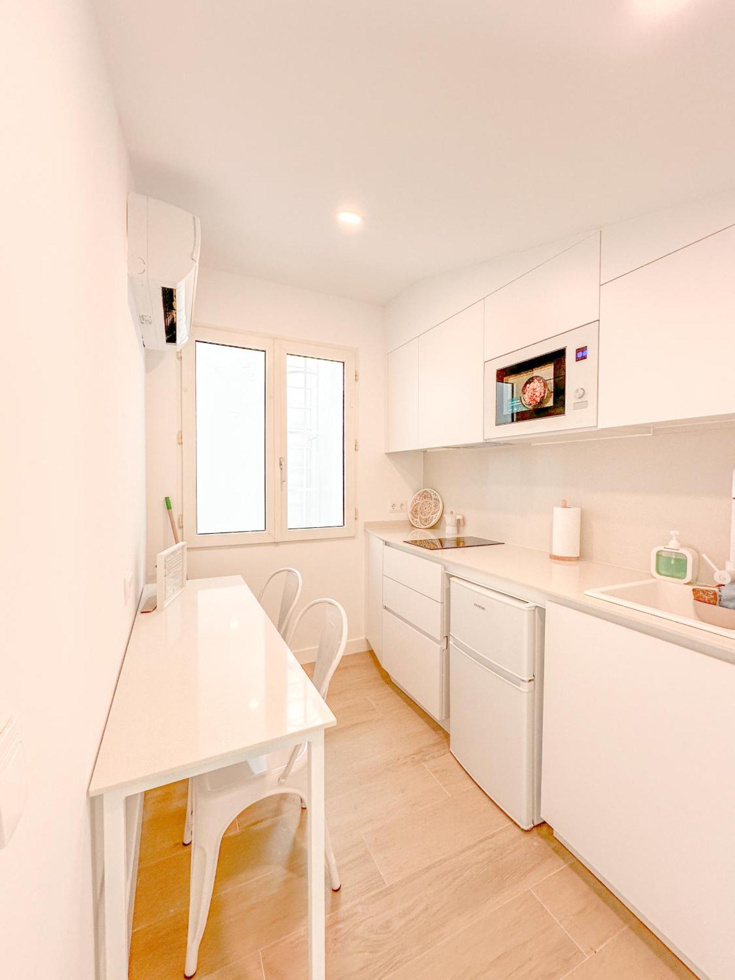 Apartamento Andres Tamayo Av America Madrid Exteriör bild